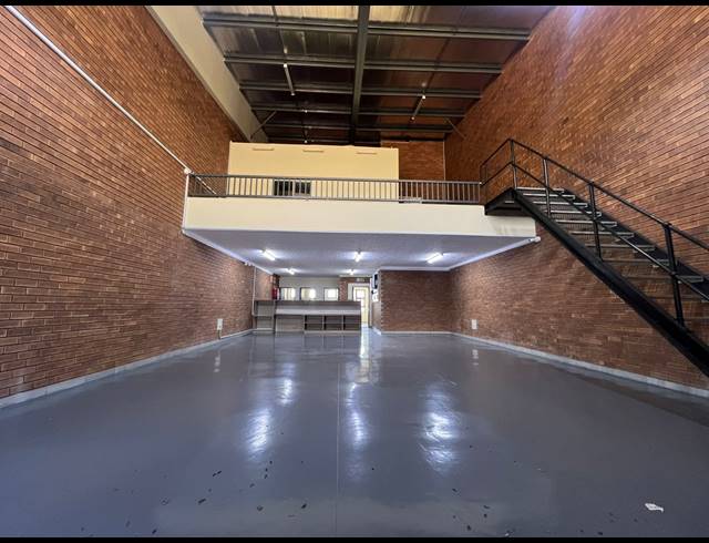 304M² WAREHOUSE TO LET IN HENNOPSPARK